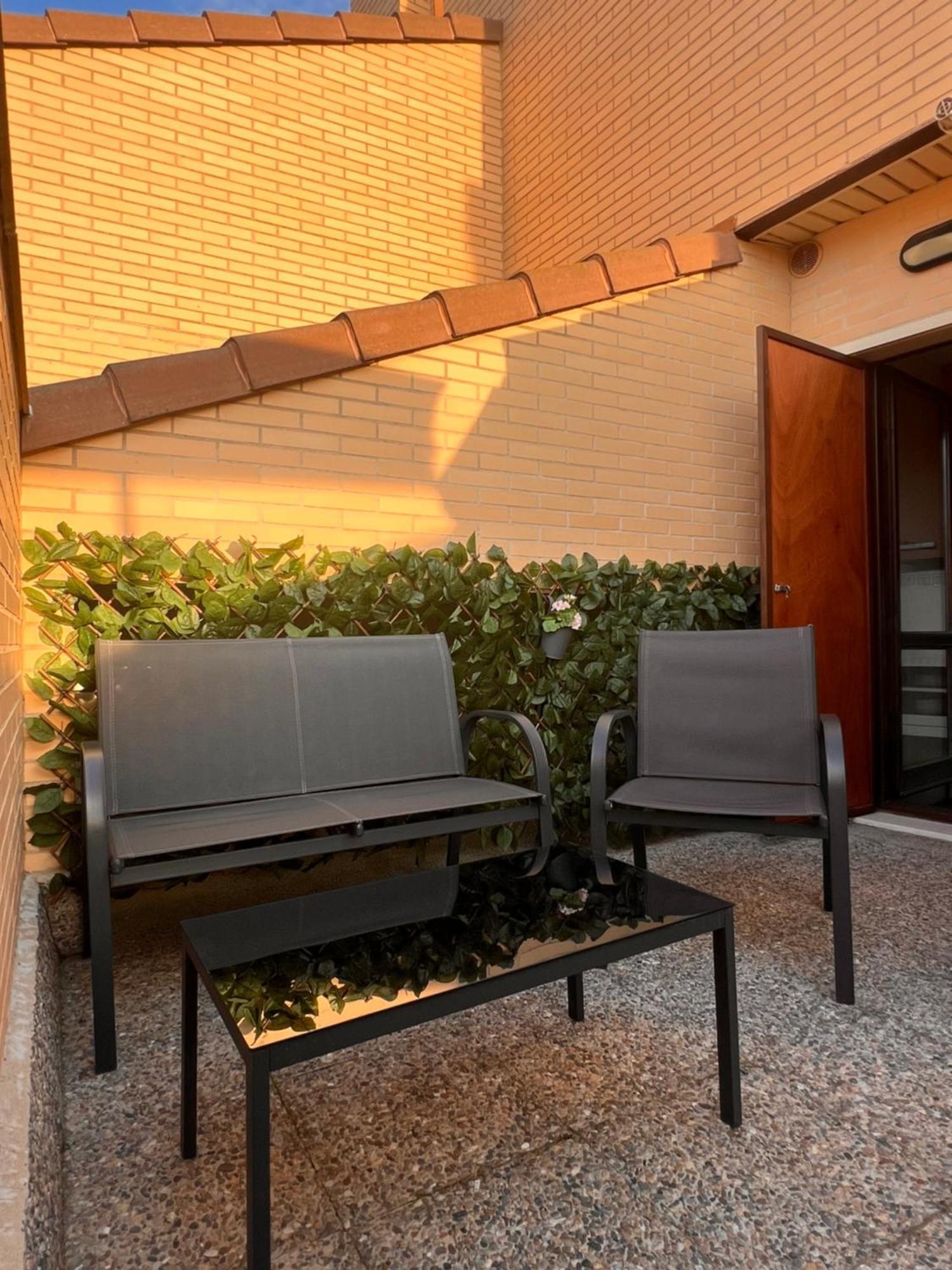 Atico Con Terrazas, Garaje Y Ascensor En El Casco Antiguo Apartment Huesca Ngoại thất bức ảnh